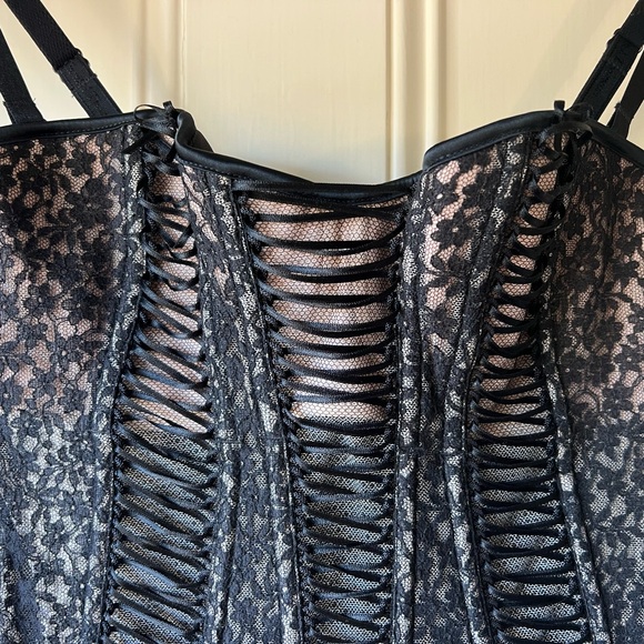 Chantal Thomass Lace Corset - Picture 1 of 13